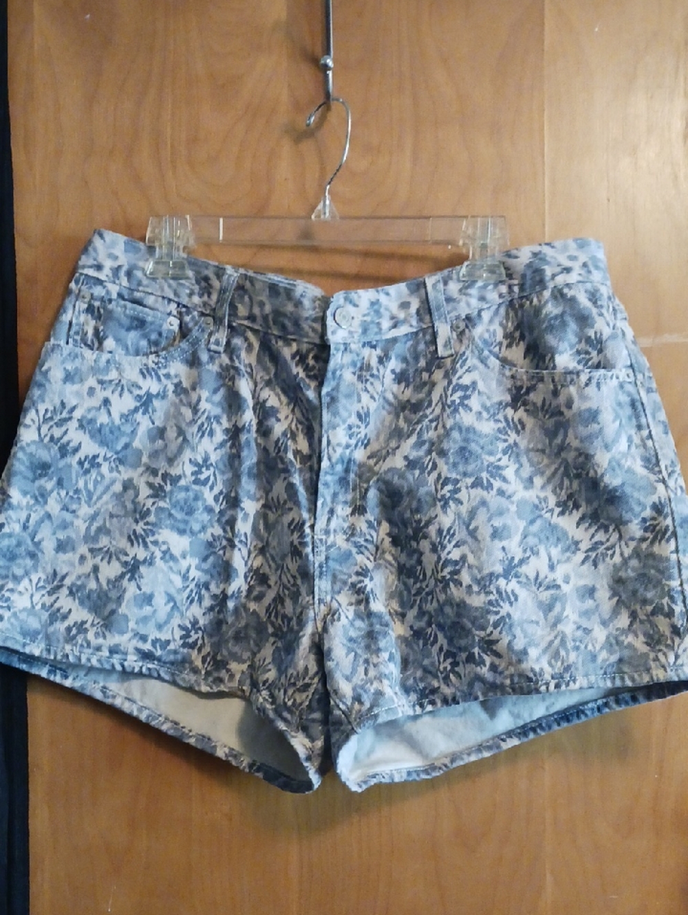 Levi Jean Shorts